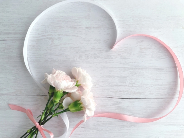 リボンのハートと花